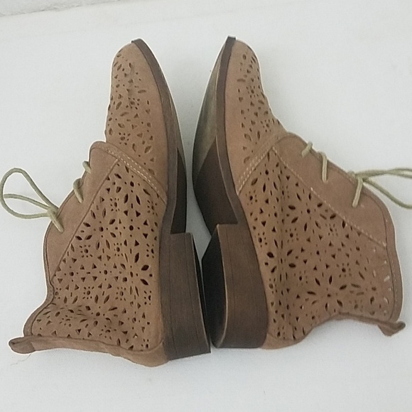 MADDEN girl DEONN shoes ankle booties 7M cutout - Picture 6 of 8